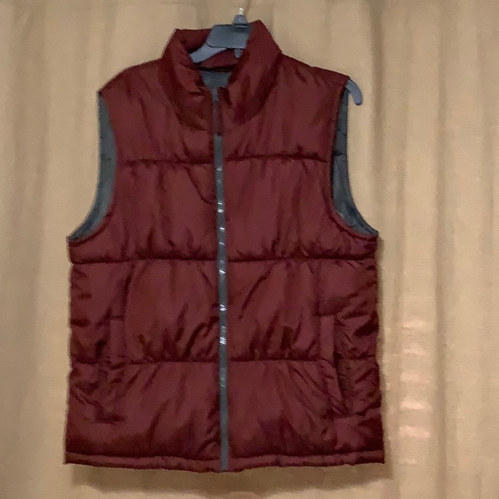 Old Navy Men’s Puff Vest Medium